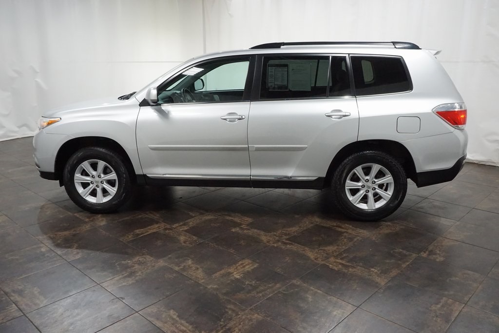 Pre-Owned 2013 Toyota Highlander Base Plus V6 4D Sport Utility in # ...